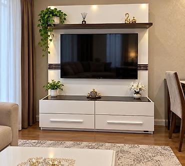 ev əsiyalari: Tv stent İstikbal mebelden alinib alt hisse geniş siyirmedir. Qiymet — 2