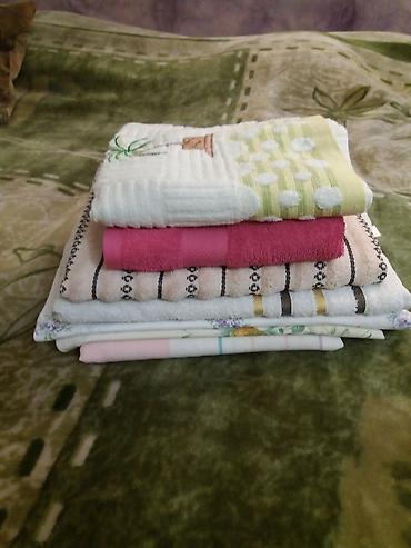 bed sheets: Простынь льняная, две наволочка, четыре полотенца х/б. за всё это — 1