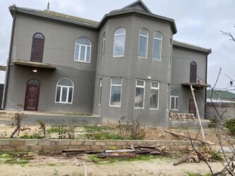 memar әcәmi 2: Təsvir: Zire eko parktan biraz qabaxda yerleşir. Zirə ərazisində