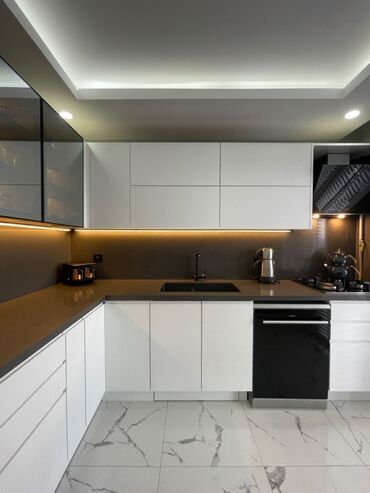 Mətbəx mebeli: Mətbəx dəsti müasir dizaynı ilə funksionallığı və estetik görünüşü -da lalafo.az — 8 Mətbəx mebeli: Mətbəx dəsti müasir dizaynı ilə funksionallığı və estetik görünüşü — 8