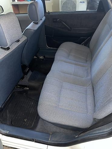 Volkswagen: Volkswagen Passat: 1989 г., Механика, Бензин, Седан — 4