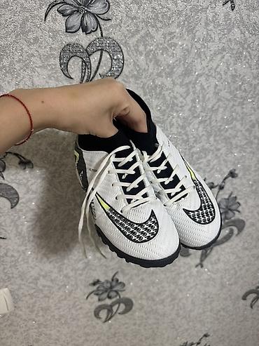 В хорошем состоянии Размер 35 Футбольные бутсы/сороконожки Nike