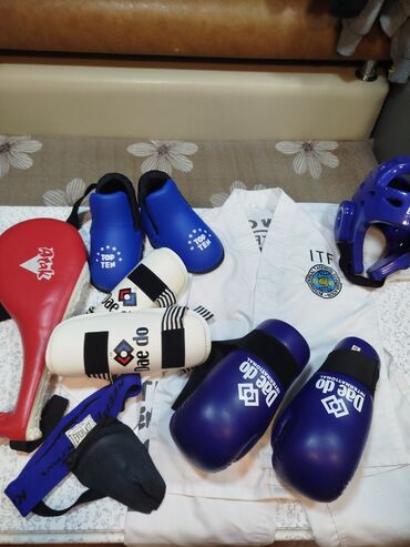 мма форма: Комплект экипировки для тхэквондо ITF. В составе: - Добок (форма) с