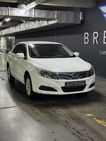 BYD: BYD E5: 2019 г., Электромобиль, Седан — 1