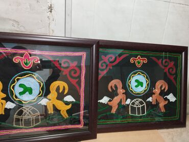 Картины: Картина с изображением цветов в вазе, оформленная в раму. Рама имеет — 25