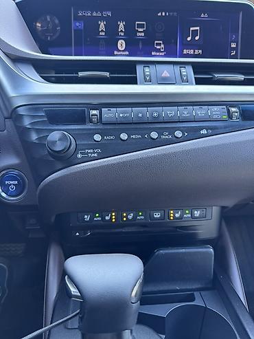 Lexus: Lexus ES: 2019 г., 2.5 л, Робот, Гибрид, Седан — 11