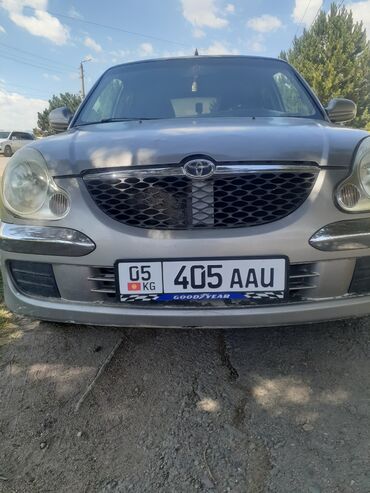 автомобиль нива: Daihatsu Sirion: 2000 г., 1.3 л, Механика, Бензин