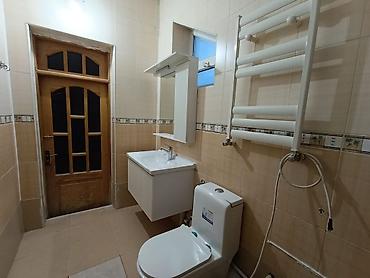 ev hovsan: 6 otaqlı, 197 kv. m, Orta təmir — 1