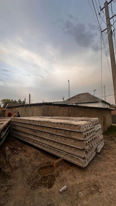 Пустотные плиты перекрытия: Плиты перекрытия. ребристые плиты, фска, бетонные колонны и фермы — 6