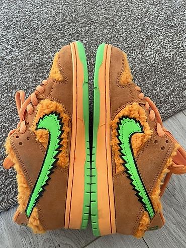 Жеке буюмдар: Эркектердин кроссовкасы, 42, Nike, Жаңы, түсү - Ток сары — 1