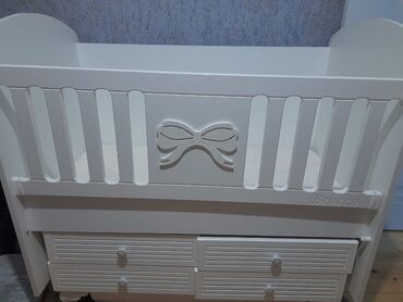 ступенька для ванной: Qız üçün, İşlənmiş, Dördbucaq, Beşik, Dəst ilə, Matras ilə, Yellənmə mexanizm ilə
