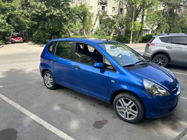 автомобил жаз: Honda Jazz: 2004 г., 1.4 л, Вариатор, Бензин, Седан