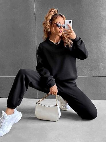 Gornji i donji deo: Ženski komplet trenerke – duks + donji deo - Model: duks sa okruglim — 9