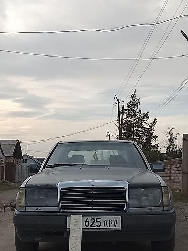 Mercedes-Benz E-Class: 1990 г., 2 л, Механика, Бензин, Седан