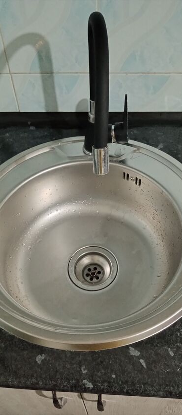 Кухонные гарнитуры: Кухонный гарнитур, вместе со встроенной стеклянной варочной — 5