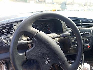 Volkswagen Vento: 1995 г., 2 л, Механика, Бензин, Седан