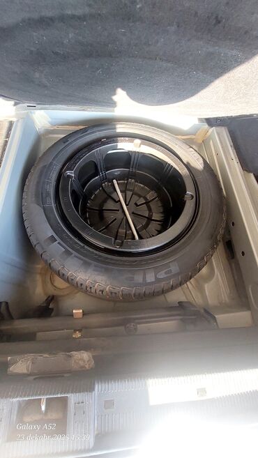 Mercedes-Benz: Mercedes-Benz E 240: 2.4 l | 2000 il Sedan — 12