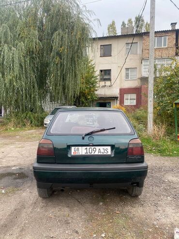 бишкек авто: Volkswagen Golf: 1995 г., 1.6 л, Механика, Бензин, Хэтчбэк