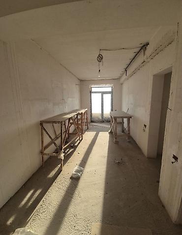 Uzunmüddətli kirayə mənzillər: Təsvir: - Geniş və işıqlı mənzil/obyekt üçün açıq planlı sahə. Böyük — 4