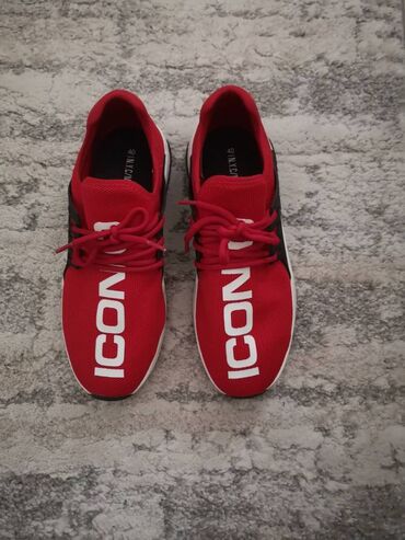 Sneakers & Athletic shoes: 40, color - Red