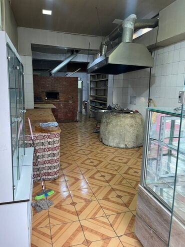 Digər kommersiya daşınmaz əmlakı: Obyekt icarəyə verilir. Nermanov metrosunun yanında 100 kv tam esyalı — 7