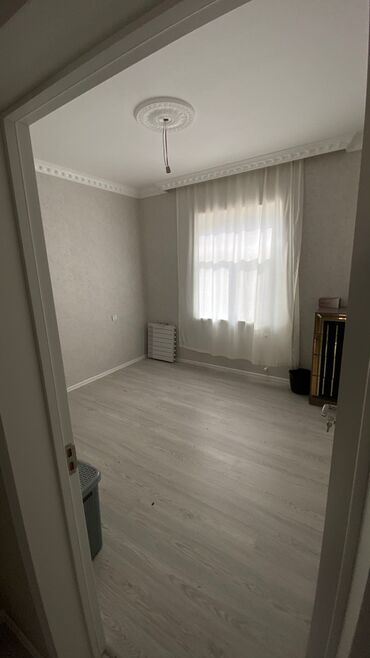 Köhnə tikili: Satılır – zövqlü dizayna malik mənzil. - Geniş dəhlizli planlama — 6