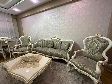 Klassik divan dəsti. Satılır 3500 azn. Jurnalni daxil. Baha alınıb