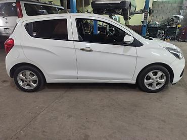 машина спарк: Chevrolet Spark: 2017 г., 1 л, Автомат, Бензин, Хэтчбэк — 3
