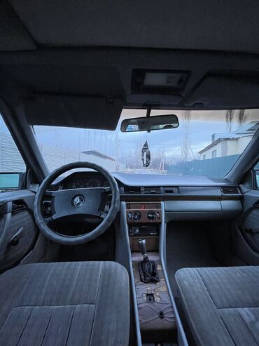 Mercedes-Benz: Mercedes-Benz 220: 1990 г., 2.3 л, Механика, Бензин, Седан — 8