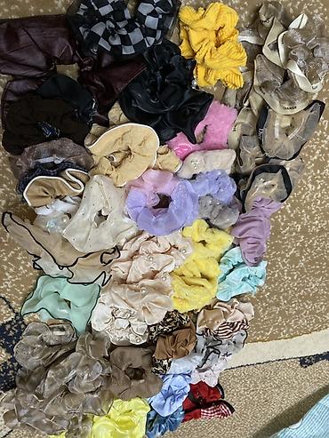 Аксессуары для волос: Большой набор резинок - Разнообразие моделей: однотонные, фактурные — 1