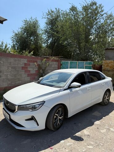 электромобиль neta: Geely : 2023 г., 1.5 л, Автомат, Бензин, Седан