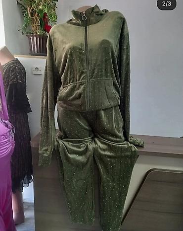 muskarci trenerka: Trenerke plisane
3XL-10xl
2900 din — 5