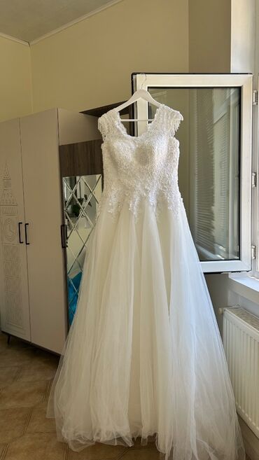 Ziyafət donları: Yaxşı vəziyyətdə, səliqəli şəkildə saxlanılmış gəlinlik, nişan — 5