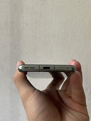 one plus 9: OnePlus 11, Б/у, 256 ГБ, цвет - Зеленый, 1 SIM, 2 SIM, eSIM — 4