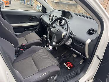 Toyota: Toyota ist: 2003 г., 1.5 л, Автомат, Бензин, Седан — 4