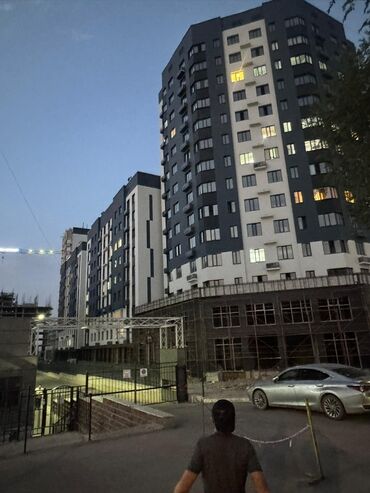 срочна продаю дом дордой: Продаю коммерческое помещение в микрорайоне Тунгуч площадью 128 м2 От