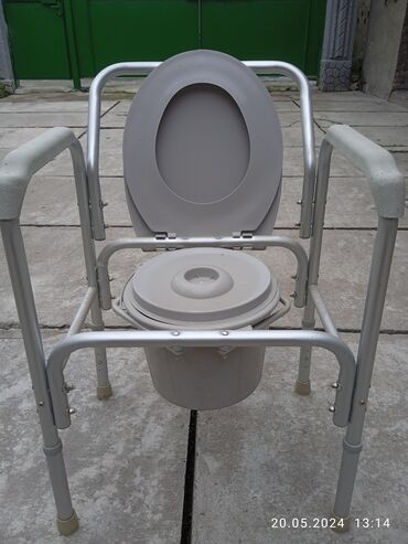 Другое: Продаю кресло туалет