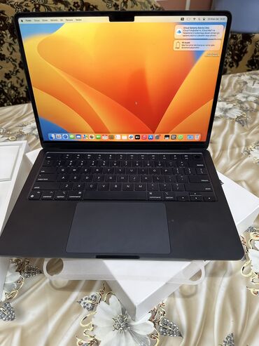 Компьютеры, ноутбуки и планшеты: 13İnch MacBook Air with Apple M2 chip təzədi 1aydı alınıb