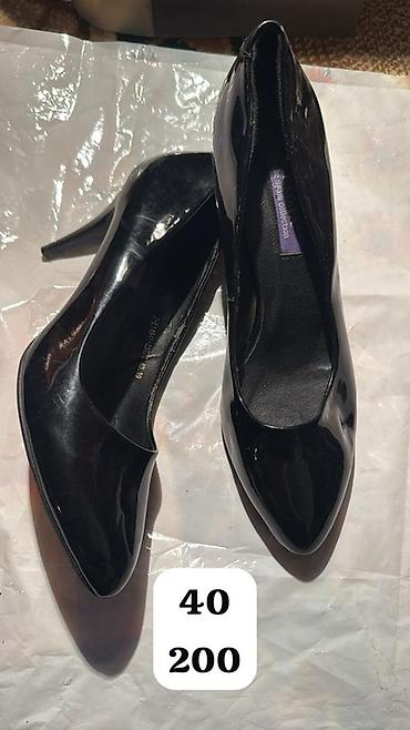 Босоножки, сандалии, шлепанцы: Женская обувь — два варианта. 1) Сандалии с декором - Размеры: 37 и — 38