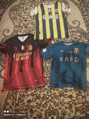 Milan xl razmer Fənərbaxça m razmer alnassr Ronaldolu birisi 15 manat