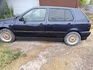 Volkswagen Golf: 1993 г., 2 л, Механика, Бензин, Хэтчбэк