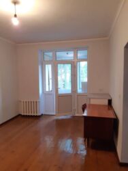 продом дом: 1 бөлмө, 30 кв. м, Хрущевка, 2 кабат, Косметикалык ремонт