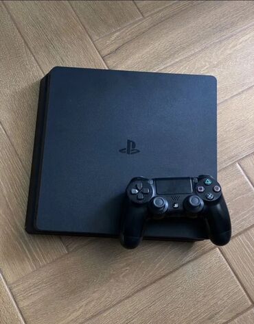 сколько стоит бу playstation 4: Продаю Playstation 4 slim 500gb пoлнocтью рабочая, aккурaтно