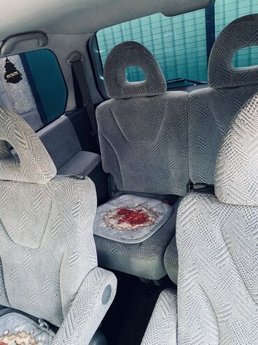 Mitsubishi: Mitsubishi Space Wagon: 1999 г., 2 л, Механика, Бензин, Универсал — 6