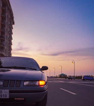 is: Chrysler Concord: 3.5 l | 1999 il | 15541 km Sedan