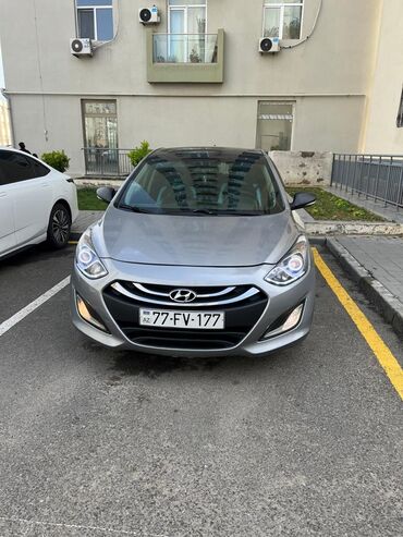 Hyundai: Hyundai Elantra (VIN: KMHD35LE0DU037122) - Kuzov: sedan, gümüşü rəng — 2