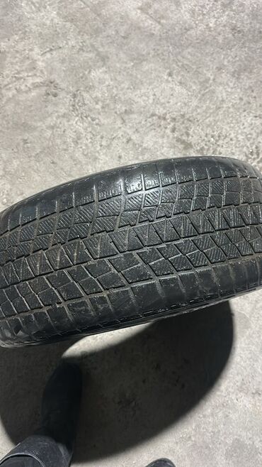 Шины: Комплект автомобильных шин. Характеристики: - Размеры: - 275/45 — 10