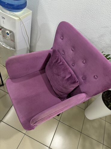 Оборудование для салонов красоты: 3 кресла в отличном состоянии, каждое