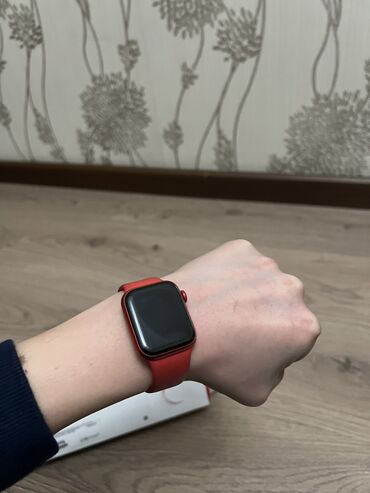 Apple Watch: Продаю Apple watch 6 40mm (ptoduct)red.Состояние хорошее, не