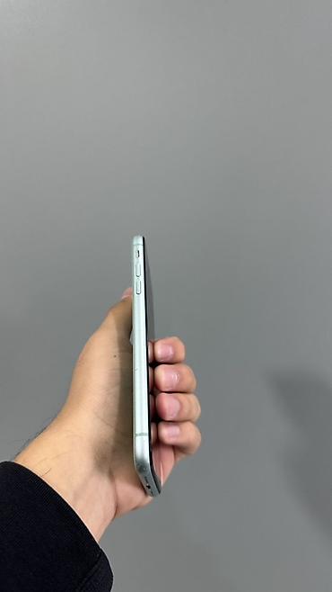 iphone plus: IPhone 11, 128 ГБ, в светло-зелёном цвете. Смартфон с 6,1-дюймовым — 7